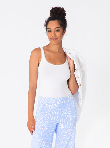 Hillary Pant in Palm Isle Regatta